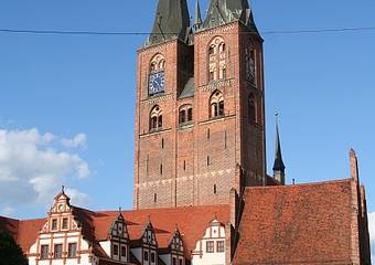 stendal   rathaus und marienkirche