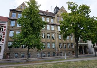 Rudolf-Hildebrand-Gymnasium, Ansicht vom Mönchskirchhof