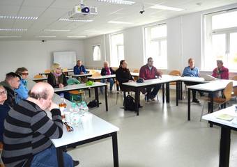 Zur Auswertung kamen beide Gruppen in der Hochschule zusammen. © Jörg Glewwe